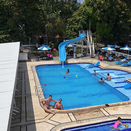 Finca Hotel Pinares 拉平塔达 外观 照片