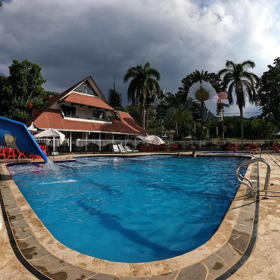 Finca Hotel Pinares 拉平塔达 外观 照片