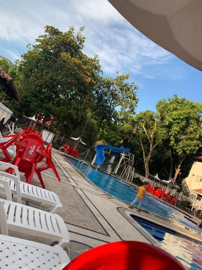 Finca Hotel Pinares 拉平塔达 外观 照片