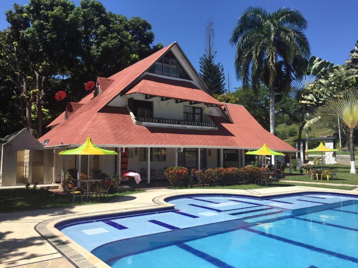 Finca Hotel Pinares 拉平塔达 外观 照片